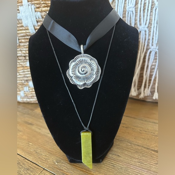 Urban Outfitters Bundle of two, a Silver Rosette and Green Stone Pendant Chokers - Picture 2 of 8